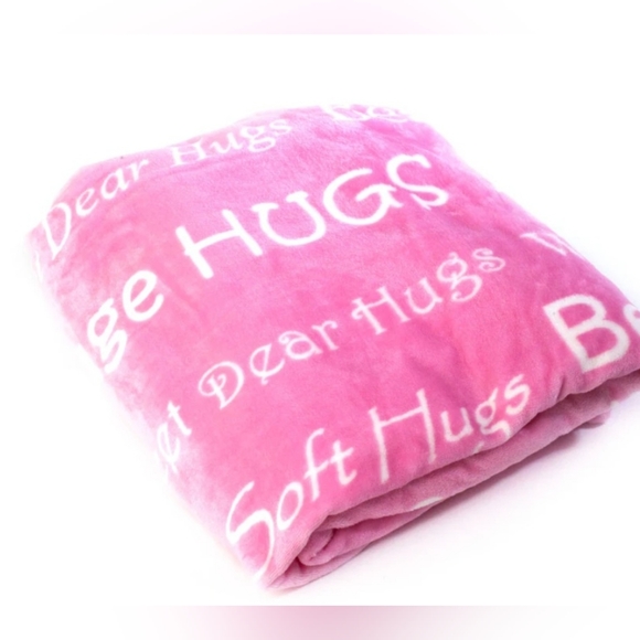 Pink Fleece 50x60 Hugs Blanket - Picture 1 of 5